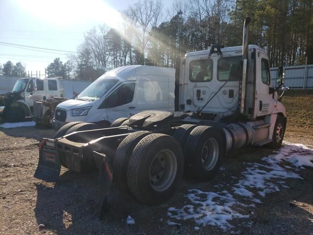 2014 Freightliner Cascadia 125