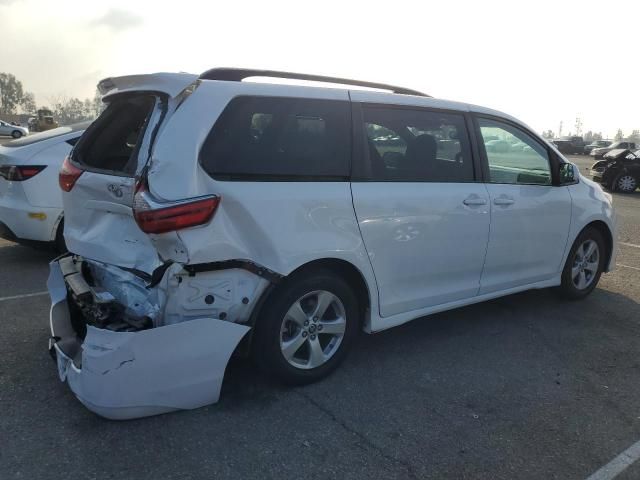 2020 Toyota Sienna LE