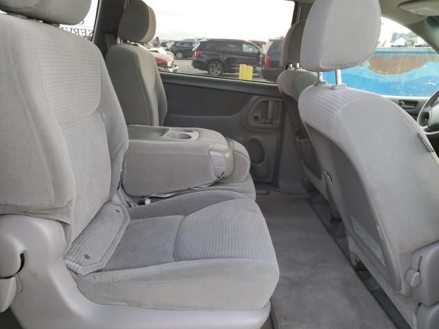 2006 Toyota Sienna CE