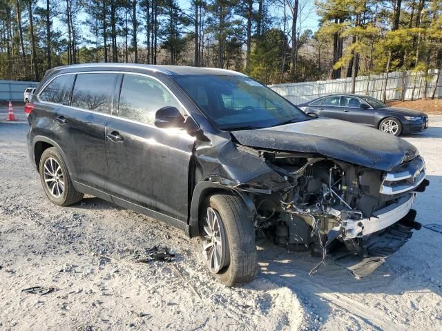 2019 Toyota Highlander SE