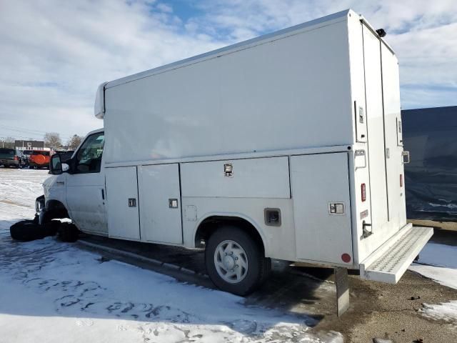 2022 Ford Econoline E350 Super Duty Cutaway Van