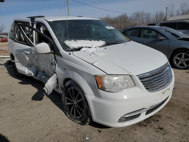 2014 Chrysler Town & Country Touring