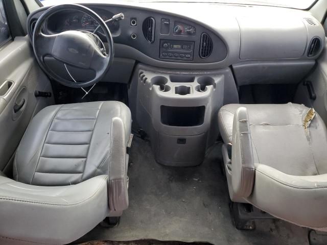 2001 Ford Econoline E150 Van