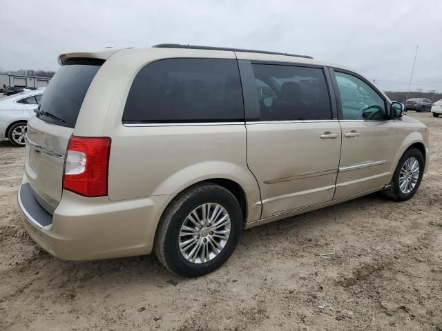 2013 Chrysler Town & Country Touring L