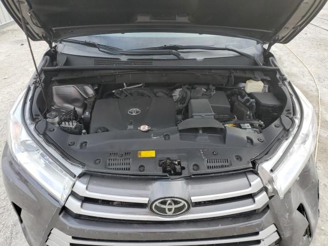 2018 Toyota Highlander SE