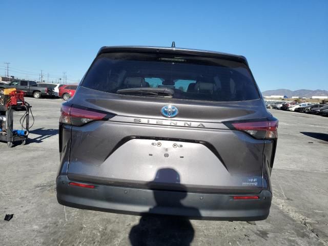 2021 Toyota Sienna XLE