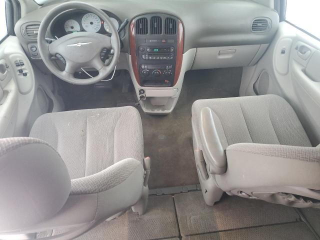 2006 Chrysler Town & Country LX