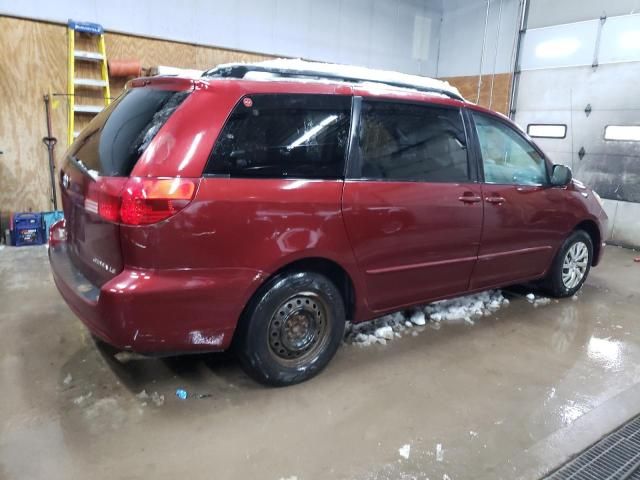 2004 Toyota Sienna CE