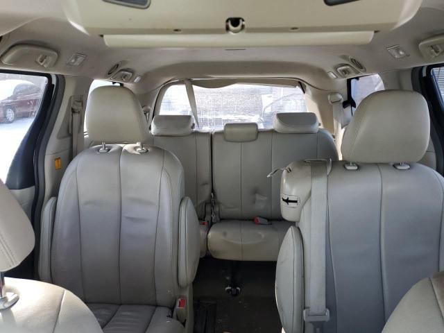 2013 Toyota Sienna XLE