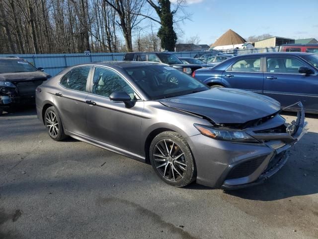 2022 Toyota Camry SE