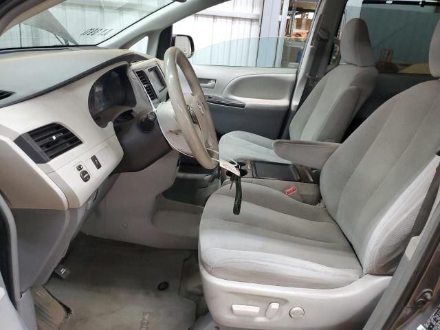 2013 Toyota Sienna LE