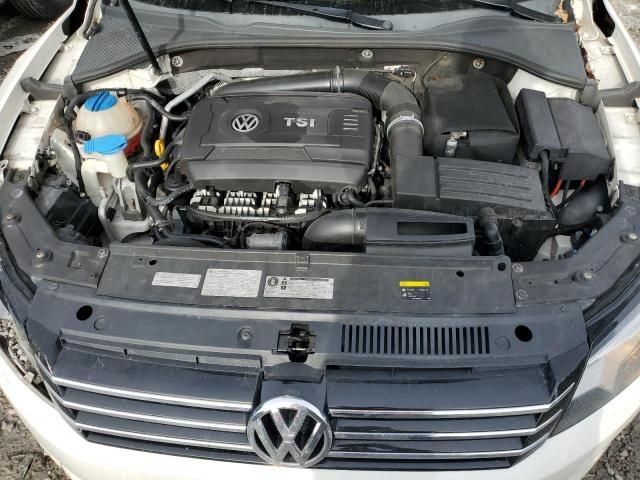 2015 Volkswagen Passat SE