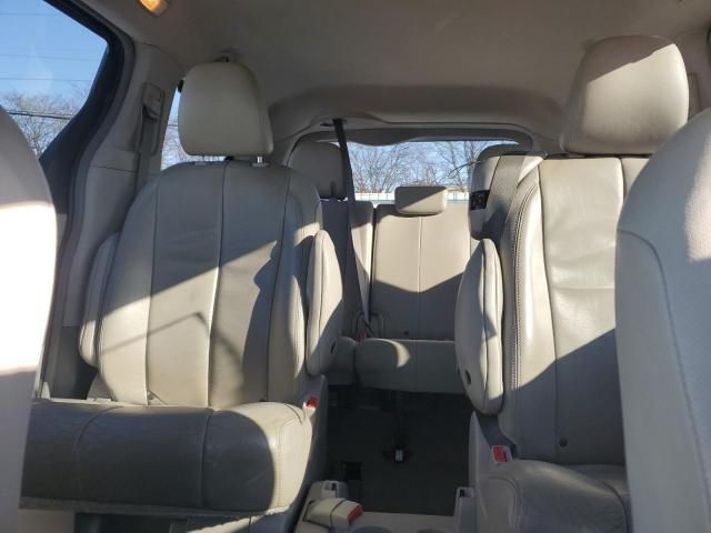 2014 Toyota Sienna XLE