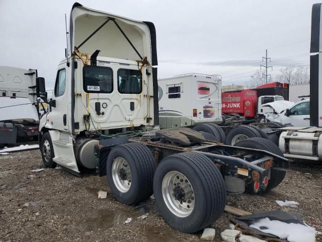 2017 Freightliner Cascadia 113