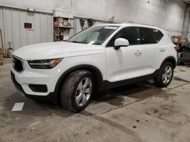 2020 Volvo XC40 T5 Momentum