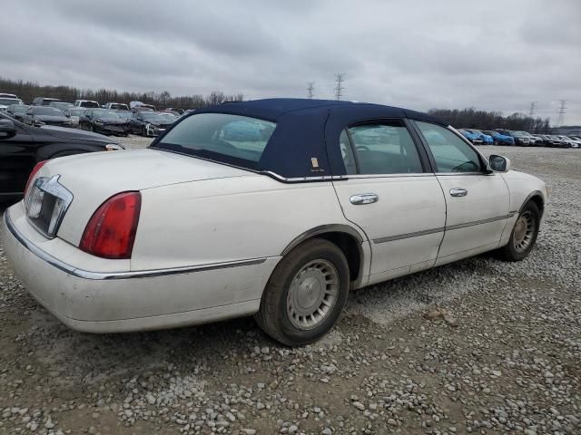 2001 Lincoln Town Car Executive