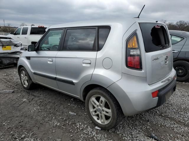 2010 KIA Soul +