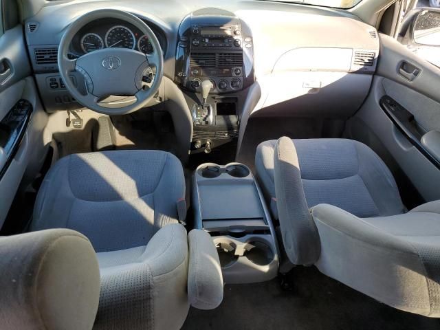 2005 Toyota Sienna CE