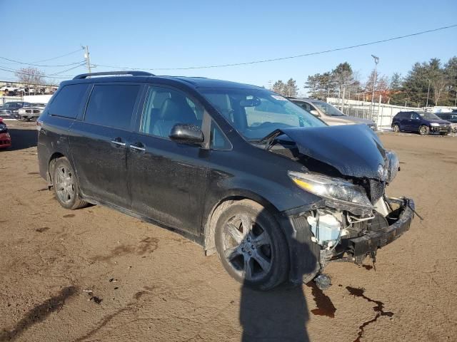 2017 Toyota Sienna SE