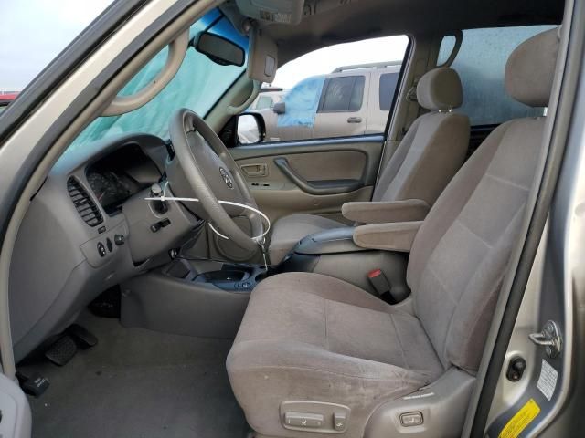 2004 Toyota Sequoia SR5