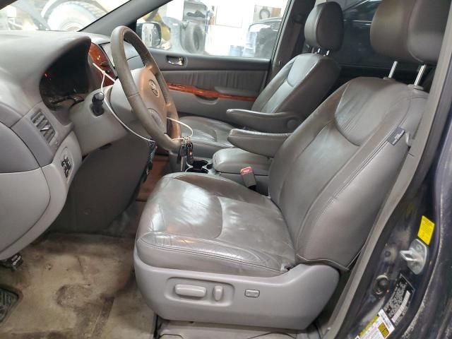 2010 Toyota Sienna XLE