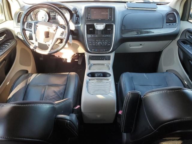 2012 Chrysler Town & Country Limited