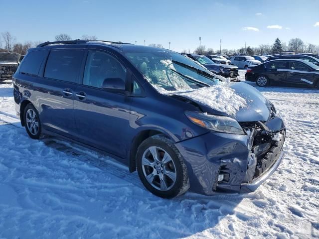 2019 Toyota Sienna SE