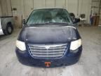 2005 Chrysler Town & Country LX