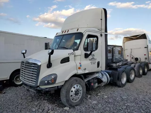 2017 Freightliner Cascadia 113