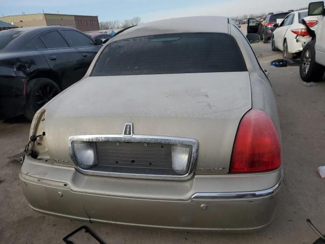 2005 Lincoln Town Car Signature