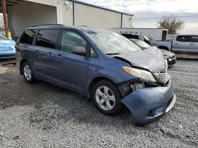 2017 Toyota Sienna XLE