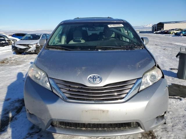 2017 Toyota Sienna XLE