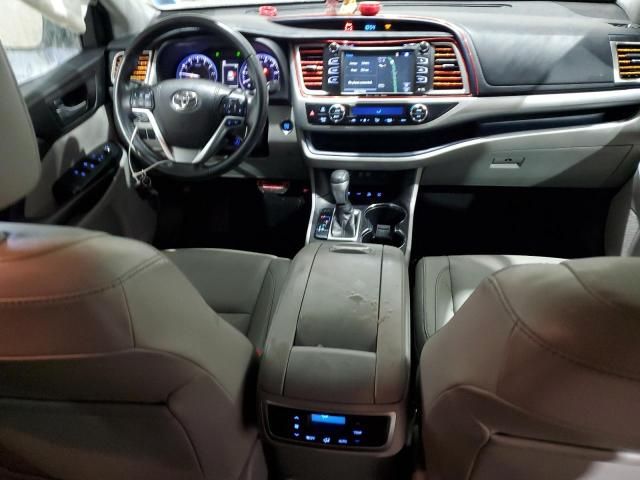 2018 Toyota Highlander SE