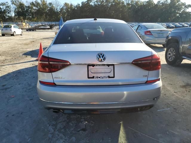 2017 Volkswagen Passat R-Line