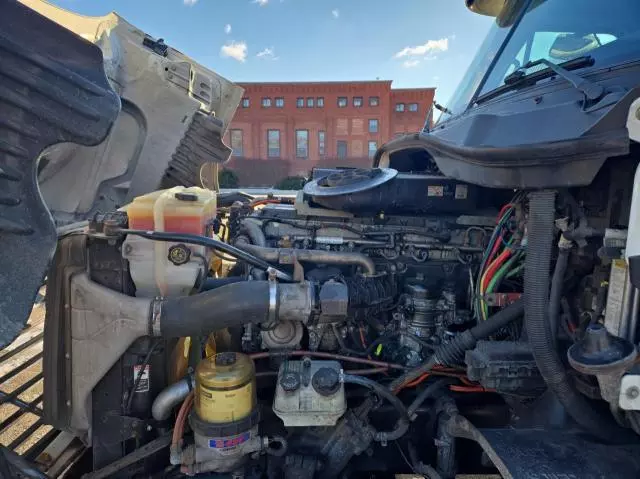 2018 Freightliner Cascadia 125