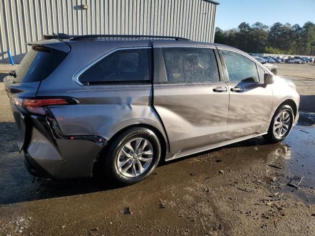 2021 Toyota Sienna LE