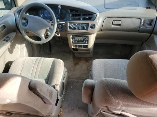 2003 Toyota Sienna CE