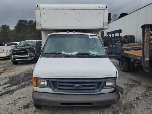 2007 Ford Econoline E450 Super Duty Cutaway Van