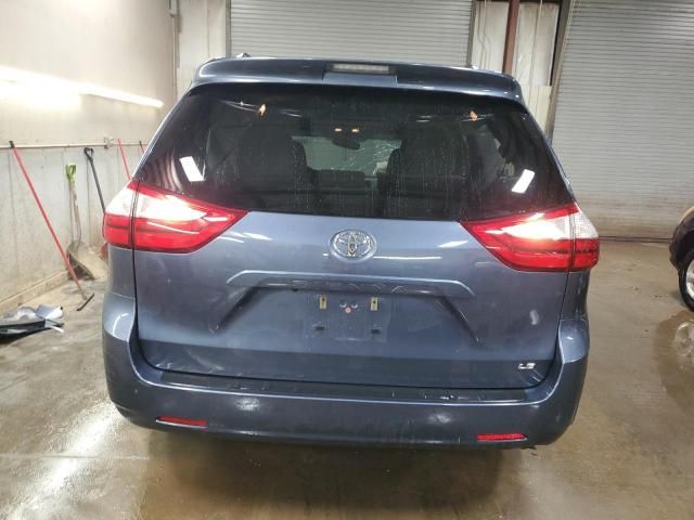 2017 Toyota Sienna LE