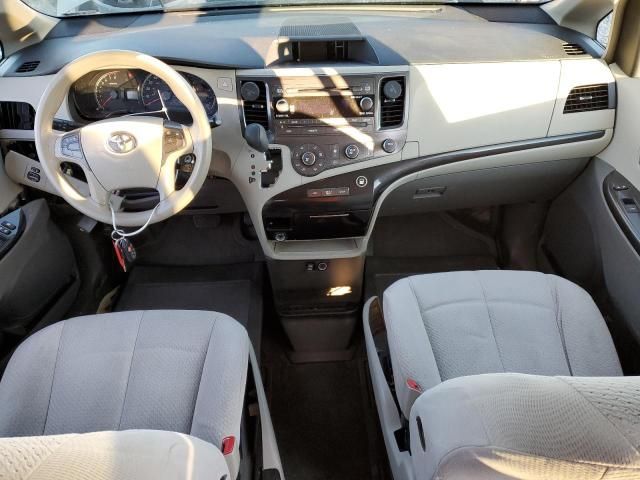 2011 Toyota Sienna LE