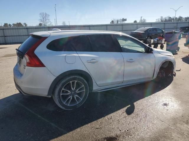 2018 Volvo V60 Cross Country Premier