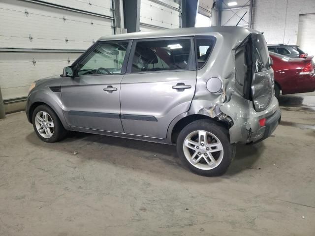 2011 KIA Soul +