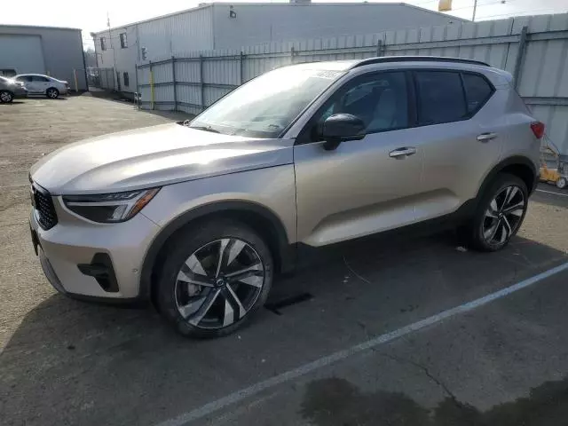 2023 Volvo XC40 Plus