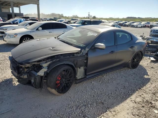 2022 Maserati Ghibli Trofeo