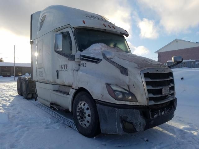 2019 Freightliner Cascadia 126