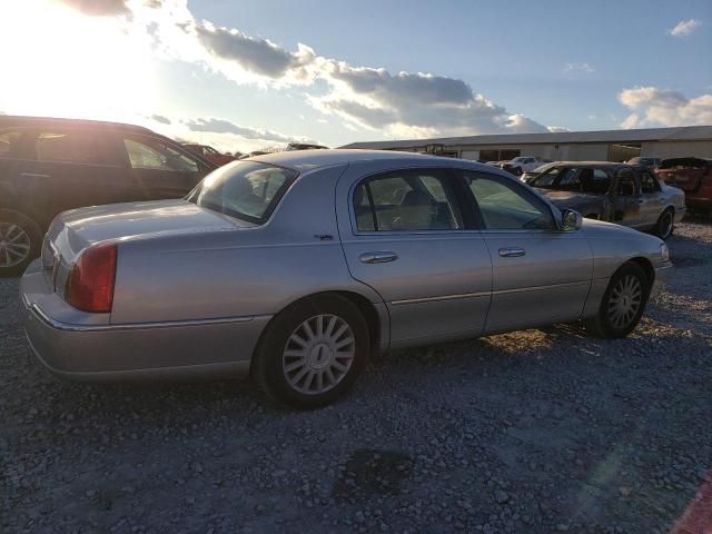 2005 Lincoln Town Car Signature Limited