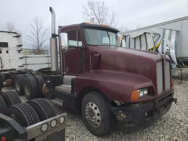 1990 Kenworth Construction T600