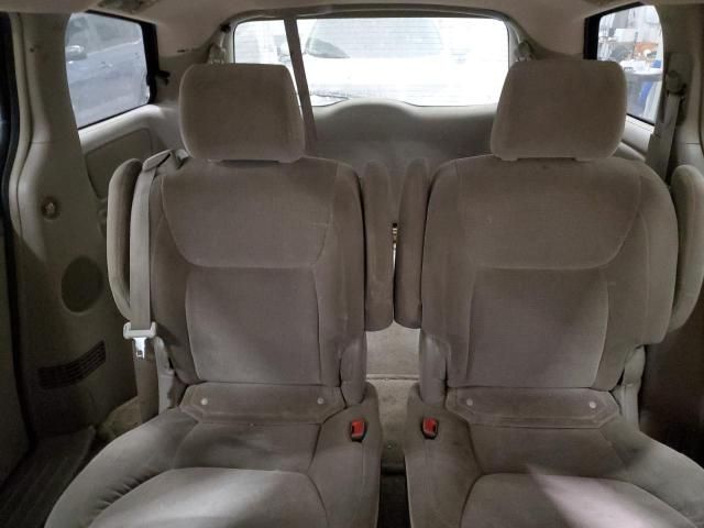 2005 Toyota Sienna CE