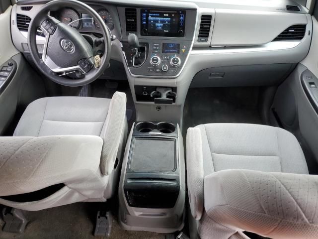 2015 Toyota Sienna LE