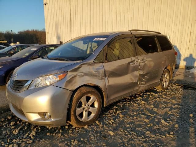 2013 Toyota Sienna LE